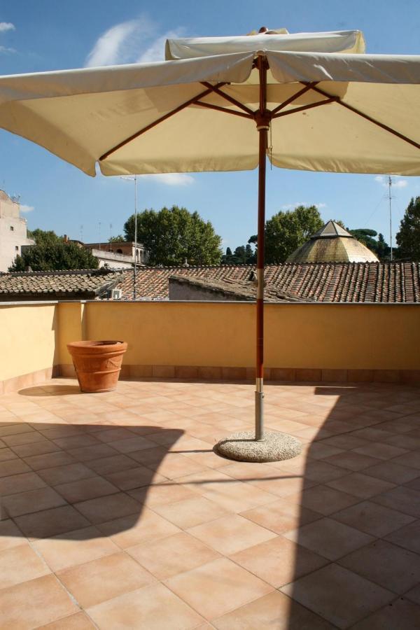 Attico Con Terrazza Santa Cecilia Apartment Rome Luaran gambar