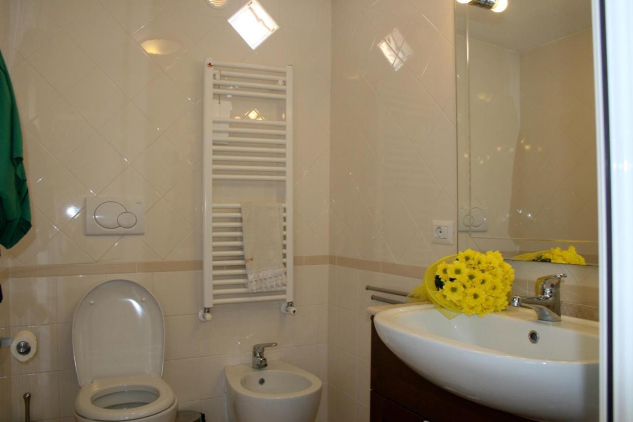 Attico Con Terrazza Santa Cecilia Apartment Rome Luaran gambar
